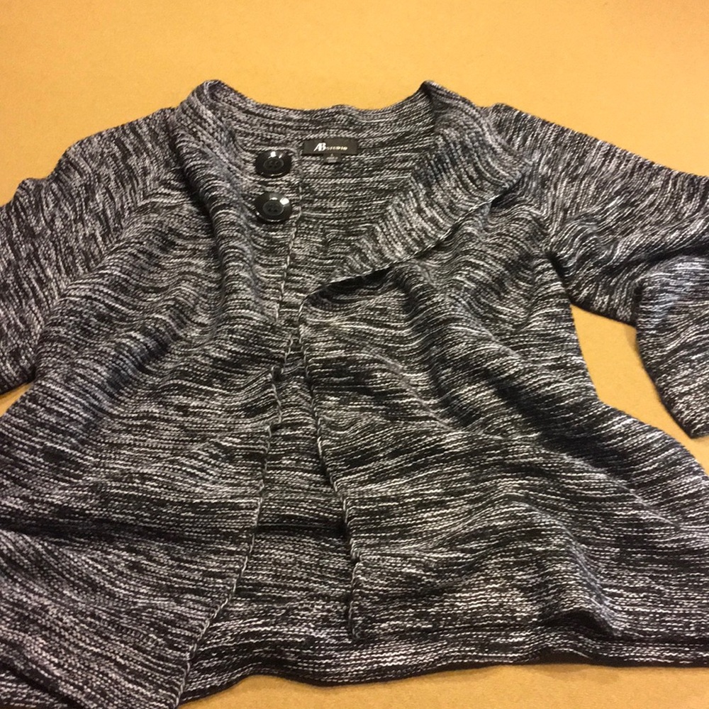 AB studio cardigan great shape size L